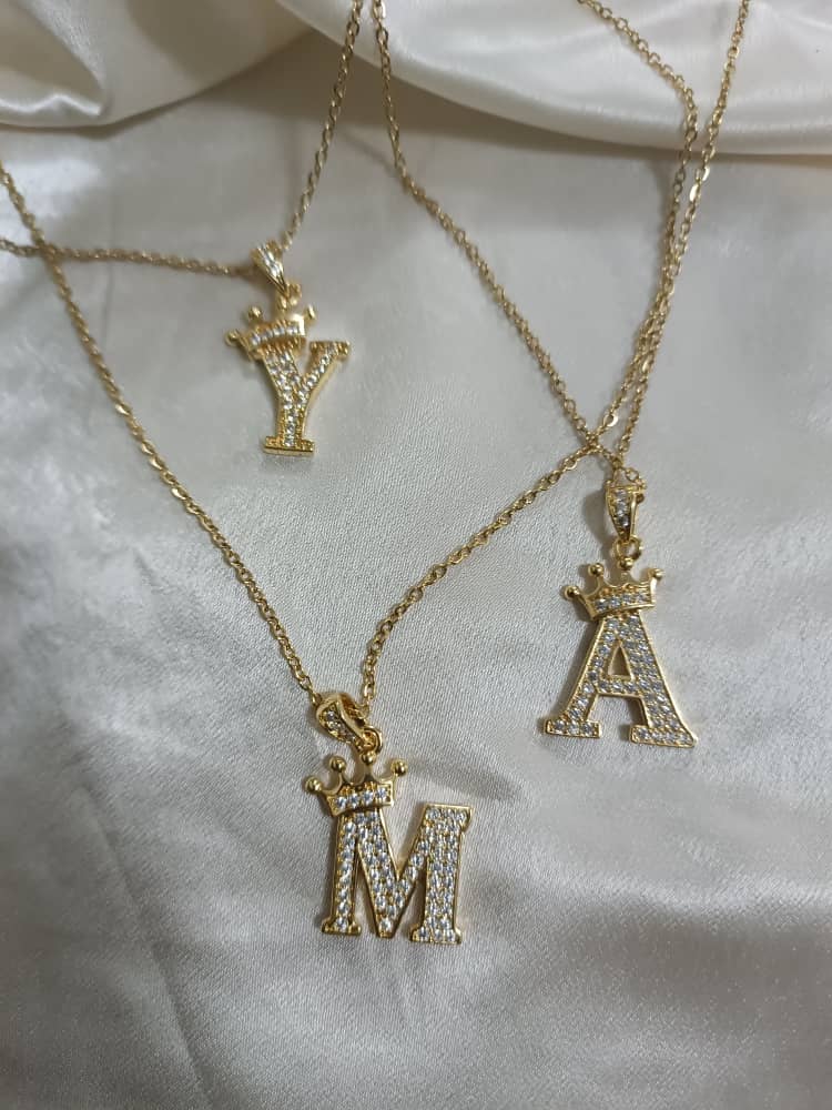 Cadenas con dije sencillo